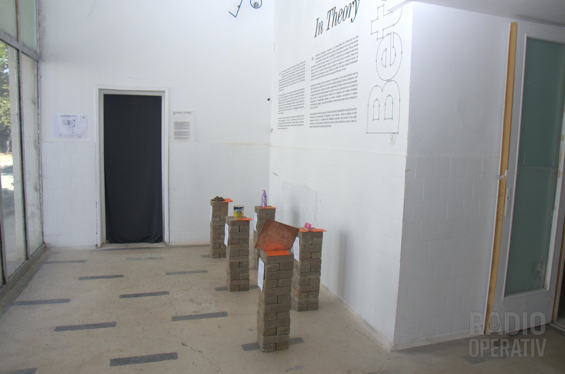 Secțiunea „In Theory”, pe culoarul fostei școli