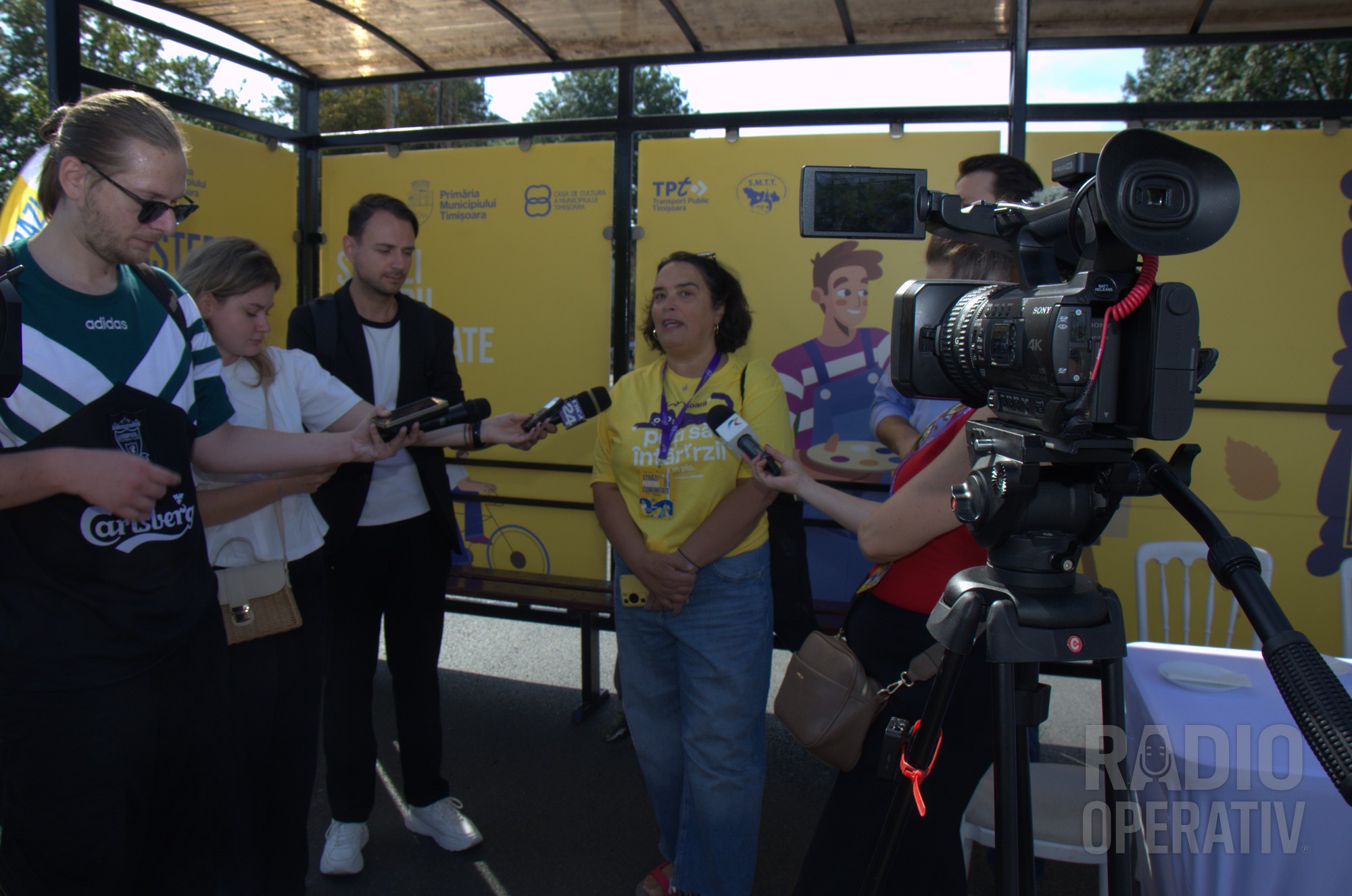 Declarații de presă la Podul Mihai Viteazul, în fața panoului „Străzi pentru comunitate”